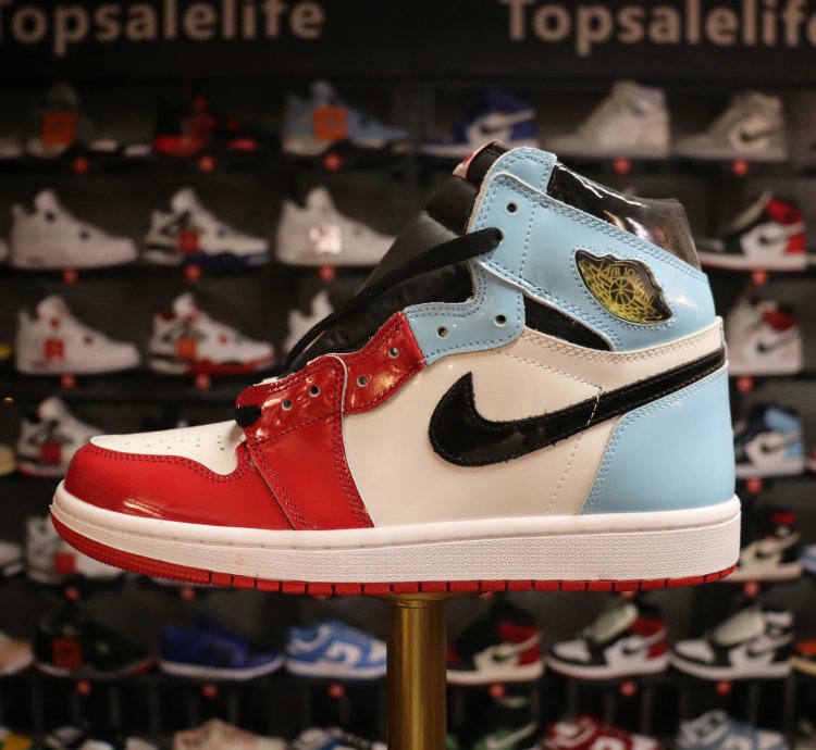 Air Jordan 1 Retro High Fearless UNC Chicago CK5666-100