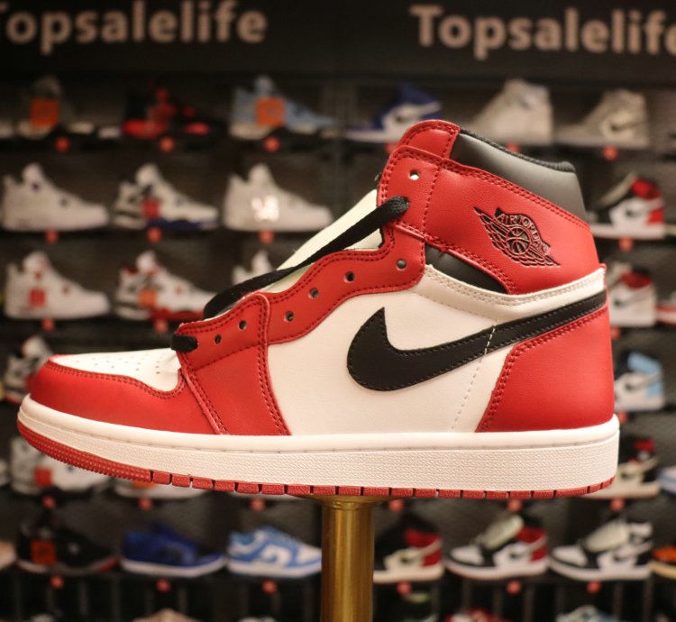 Air Jordan 1 Retro High OG 'Chicago' 2015 555088-101