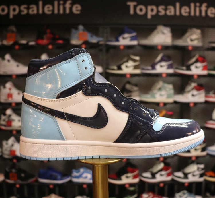 Air Jordan 1 Retro High OG 'Blue Chill' CD0461-401