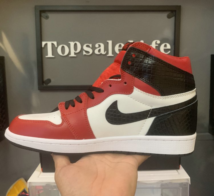 Air Jordan 1 Retro High OG 'Satin Red' CD0461-601