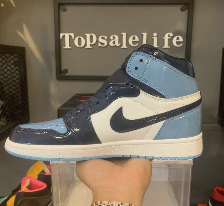 Air Jordan 1 Retro High OG 'Blue Chill' CD0461-401