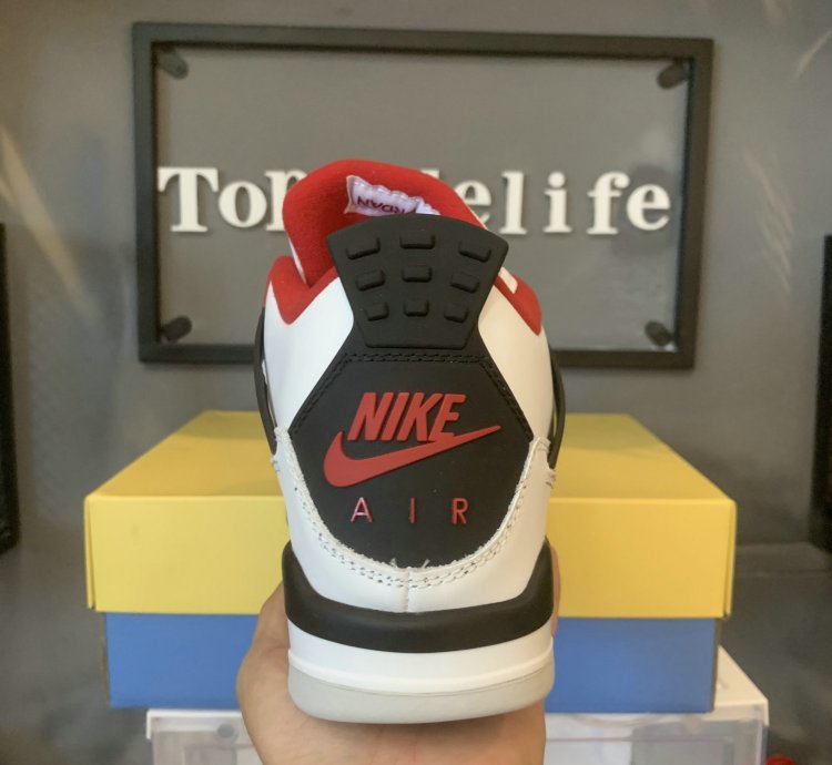 Jordan 4 Retro Fire Red (2012) 308497-110