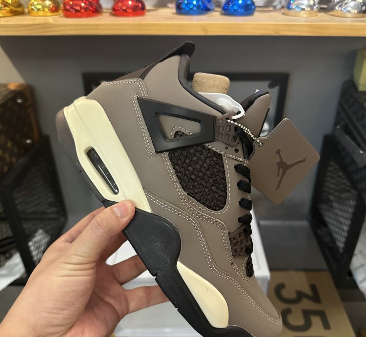 Jordan 4 Retro Travis Scott Olive
