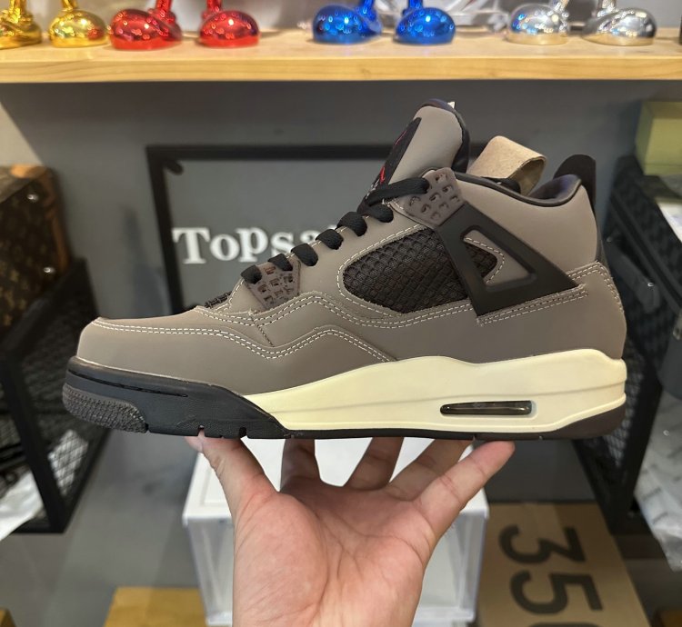 Jordan 4 Retro Travis Scott Olive