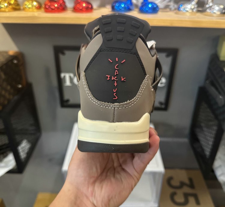 Jordan 4 Retro Travis Scott Olive