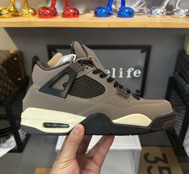 Jordan 4 Retro Travis Scott Olive