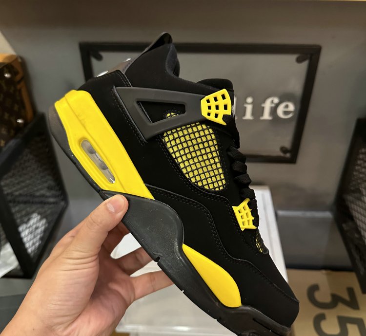 Jordan 4 Retro Thunder (2023) DH6927-017