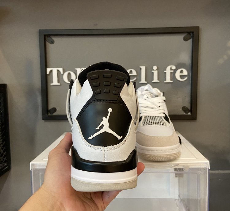 Jordan 4 Retro Military Black DH6927-111