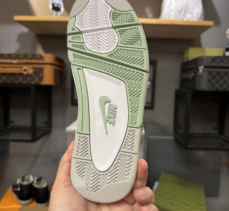 Jordan 4 Retro Seafoam (Women's) AQ9129-103