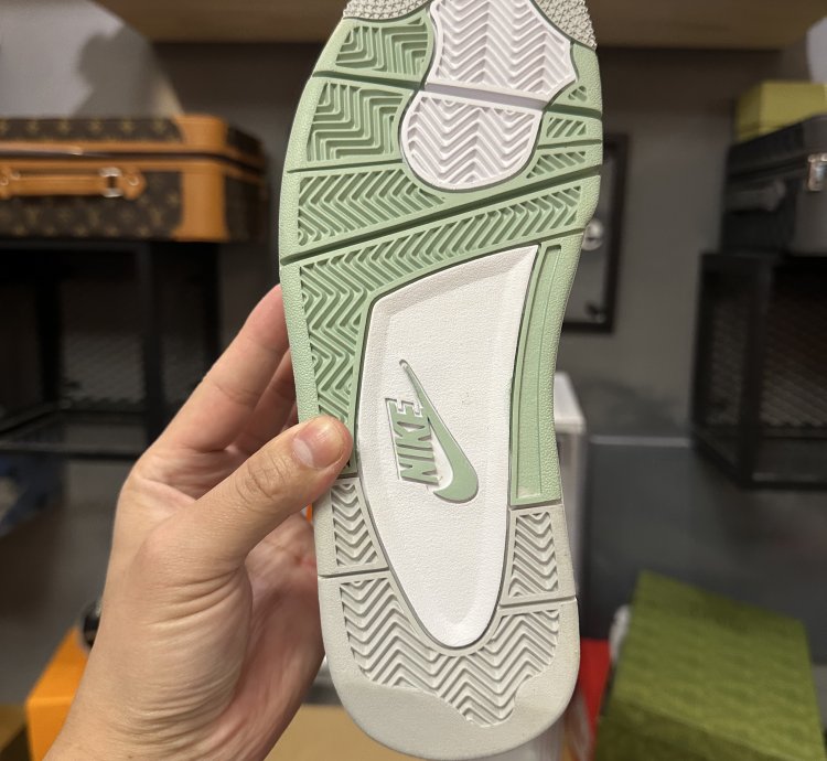 Jordan 4 Retro Seafoam (Women's) AQ9129-103