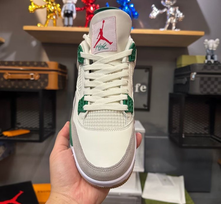 Jordan 4 Retro SB Pine Green DR5415-103