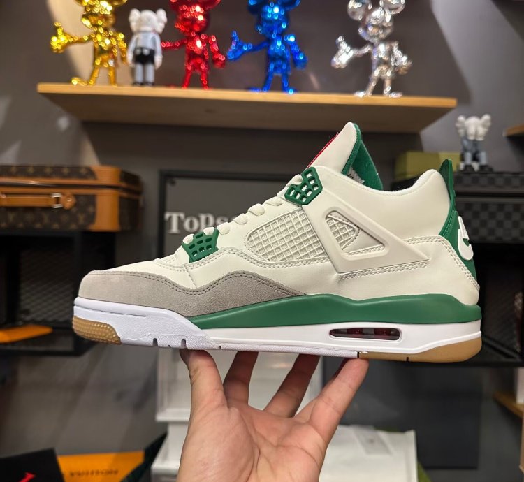 Jordan 4 Retro SB Pine Green DR5415-103