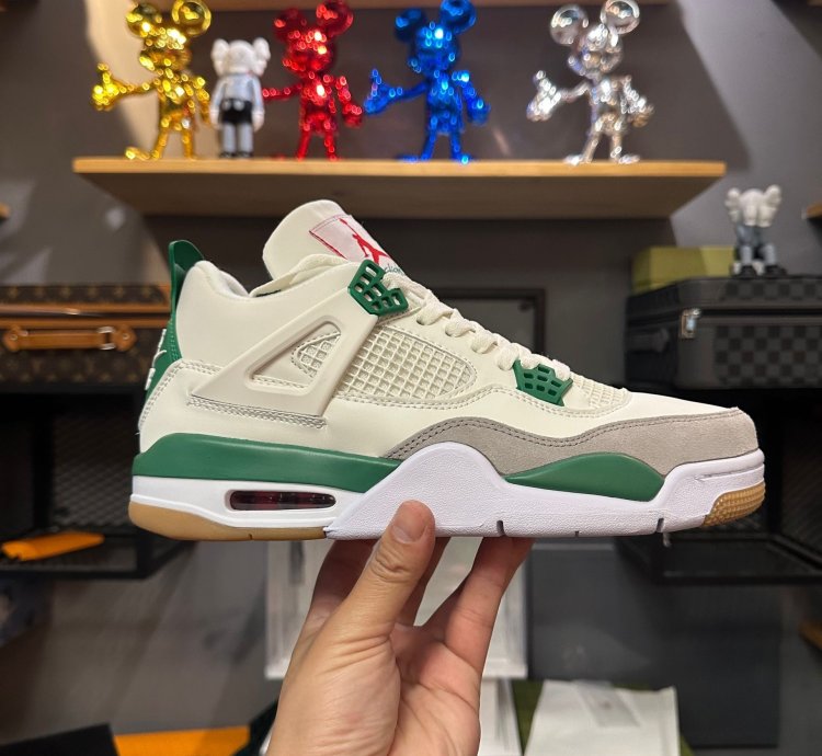 Jordan 4 Retro SB Pine Green DR5415-103