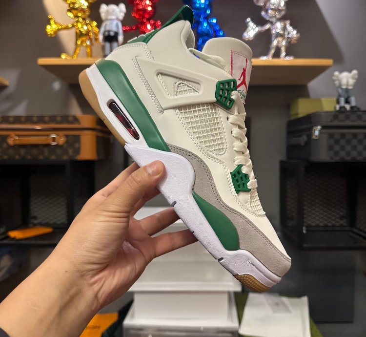 Jordan 4 Retro SB Pine Green DR5415-103