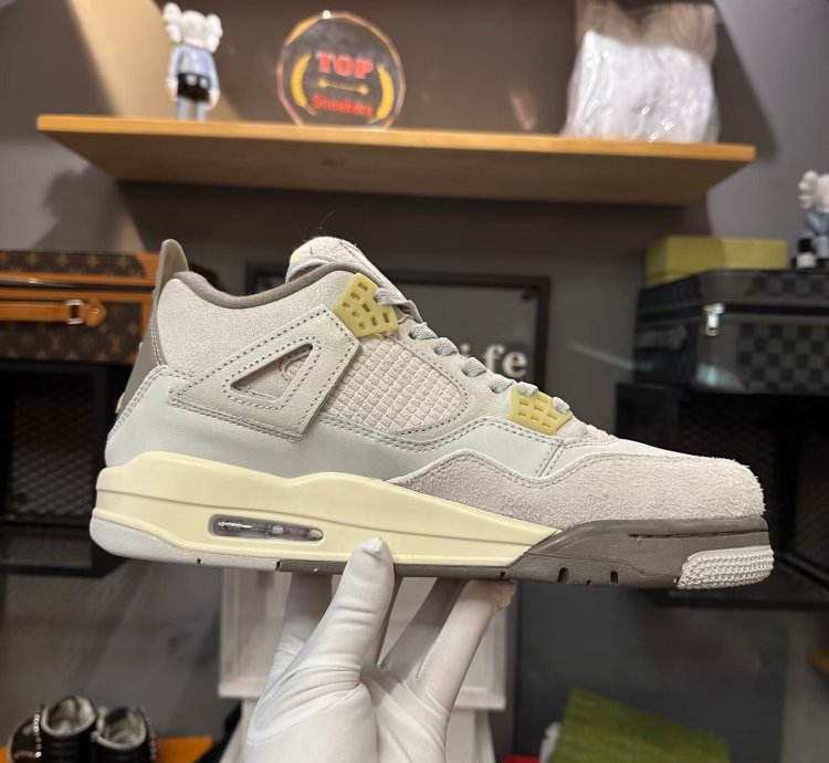 Air Jordan 4 Retro SE Craft Photon Dust DV3742-021