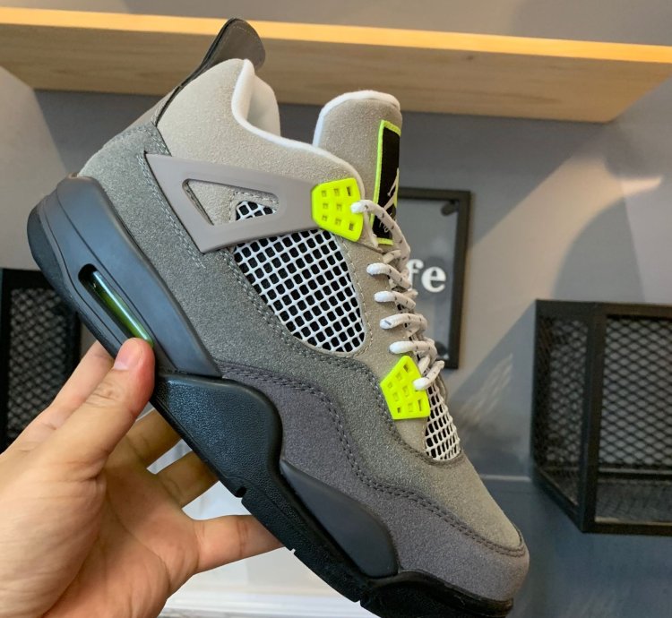 Jordan 4 Retro SE 95 Neon CT5342-007