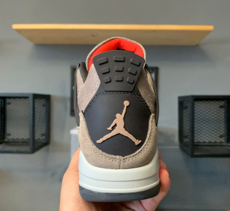 Jordan 4 Retro Taupe Haze DB0732-200