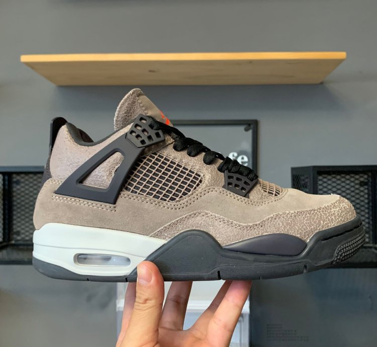 Jordan 4 Retro Taupe Haze DB0732-200