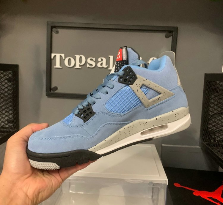 Jordan 4 Retro University Blue CT8527-400