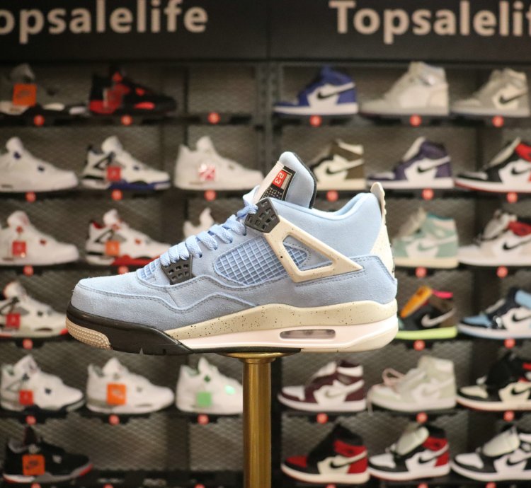 Jordan 4 Retro University Blue CT8527-400
