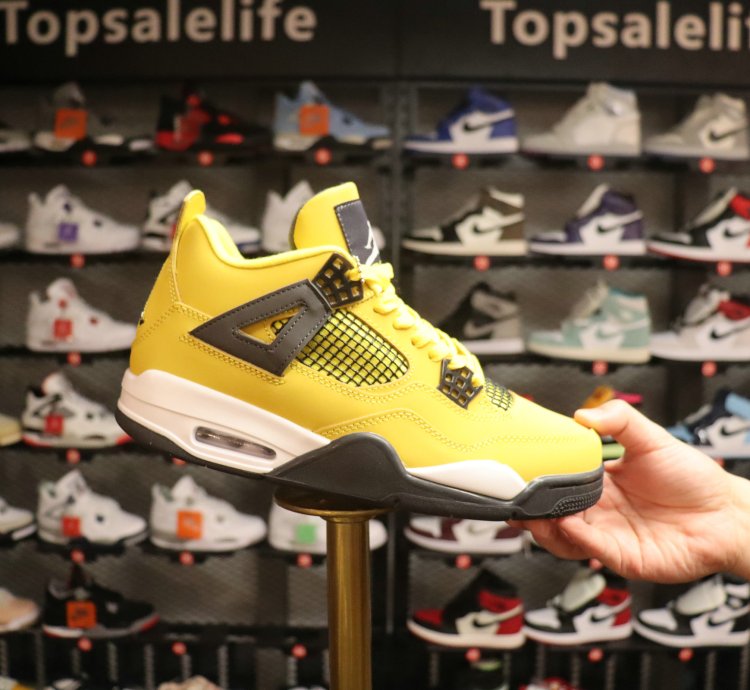 Jordan 4 Retro Lightning (2021) CT8527-700