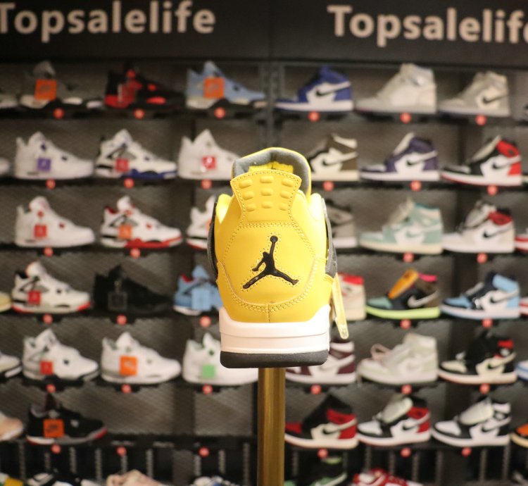Jordan 4 Retro Lightning (2021) CT8527-700