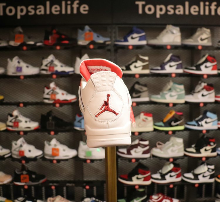 Jordan 4 Retro Metallic Red CT8527-112