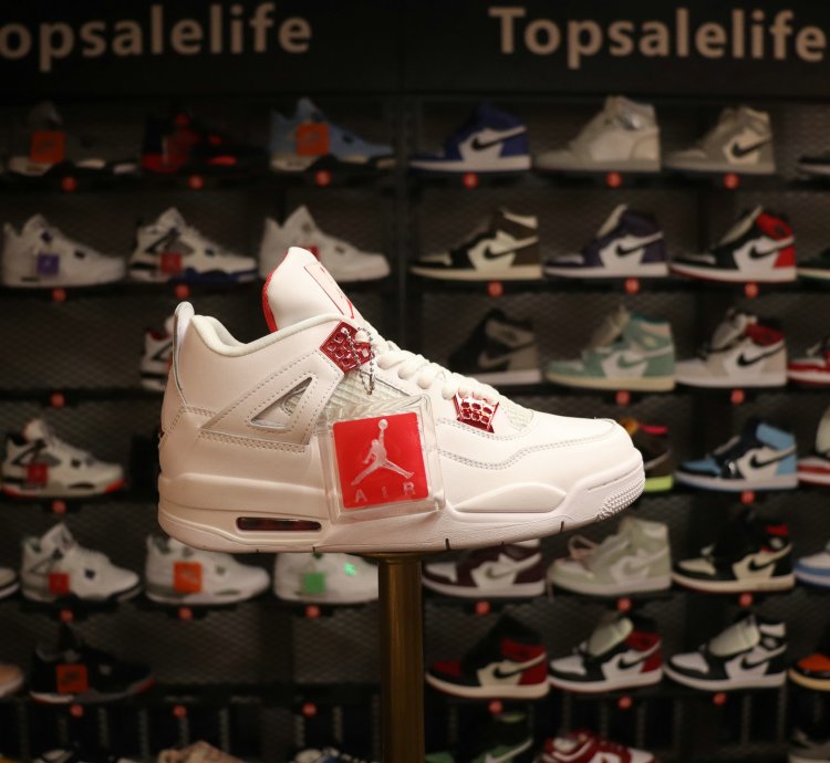 Jordan 4 Retro Metallic Red CT8527-112