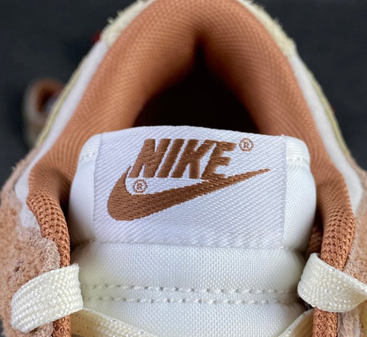 Nike Dunk Low Medium Curry