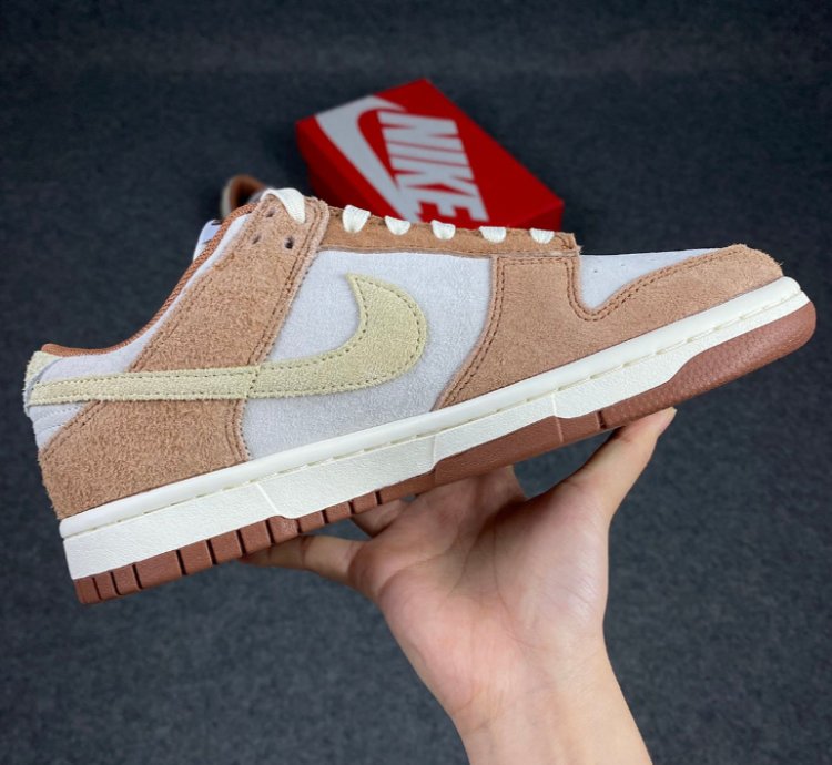 Nike Dunk Low Medium Curry