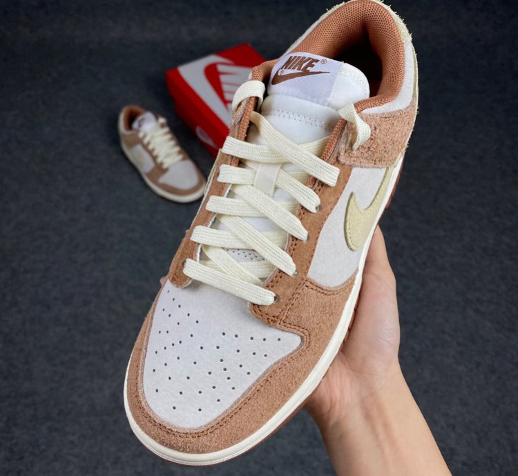 Nike Dunk Low Medium Curry