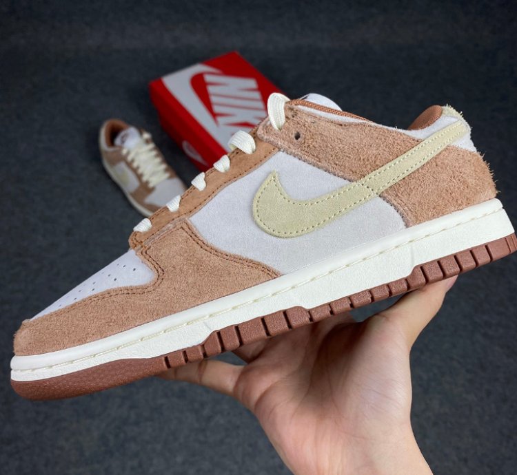 Nike Dunk Low Medium Curry