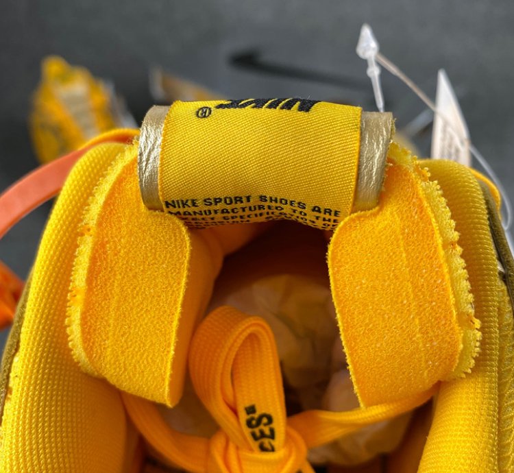 Nike Air Rubber Dunk Off-White University Gold
