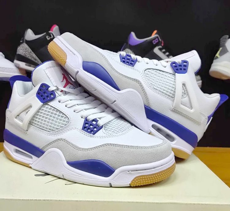 Nike SB x Air Jordan 4 ' Blue Sapphire '