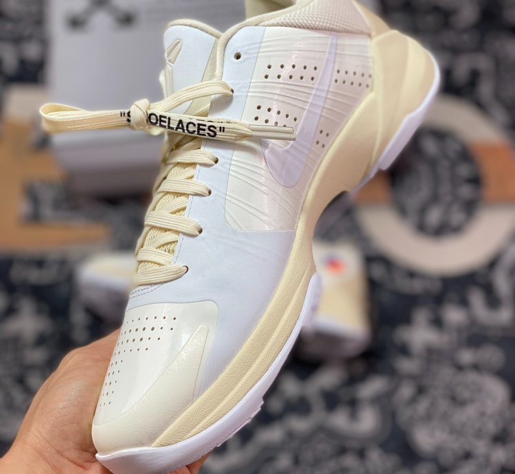 Off-White x NK Zoom Kobe 5 DB4796-101