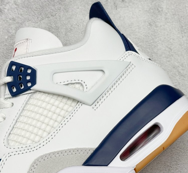 Nike SB x Jordan Air Jordan 4 ”Navy” DR5415-100