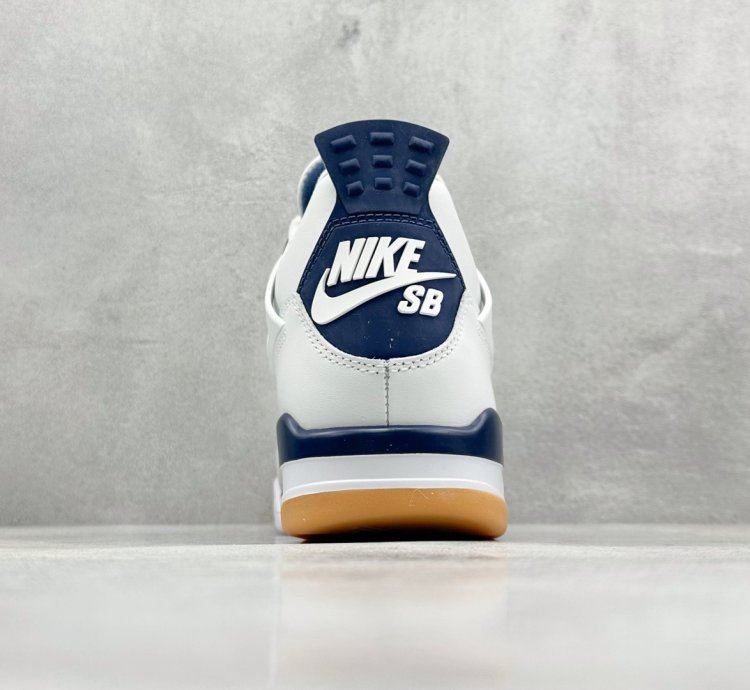 Nike SB x Jordan Air Jordan 4 ”Navy” DR5415-100