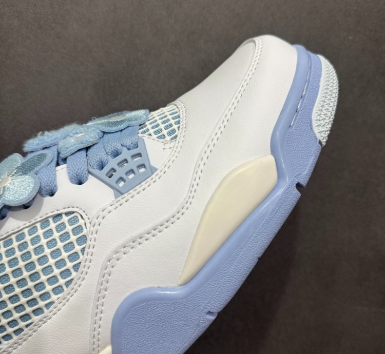Air Jordan 4 Retro ”Aluminum” HV0823-100