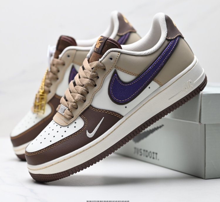 NIKE AIR FORCE 1‘07 LJ8822-111