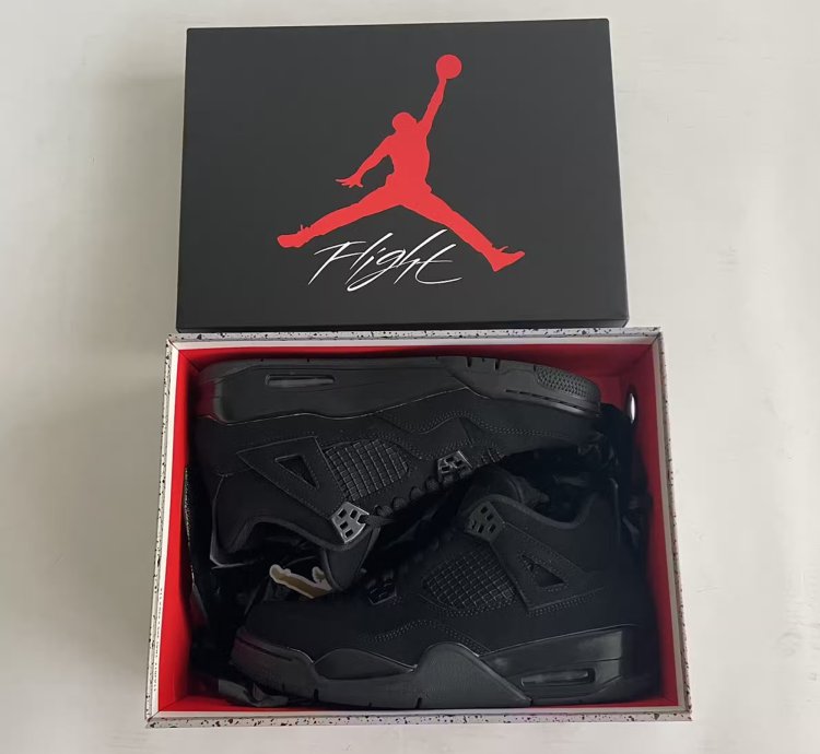 Air Jordan 4 Retro " Black Cat " Classic