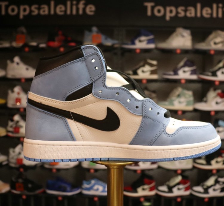 Air Jordan 1 Retro High OG University Blue