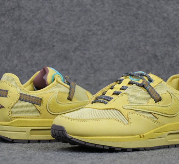 Nike Air Max 1 Travis Scott Cactus Jack Saturn Gold