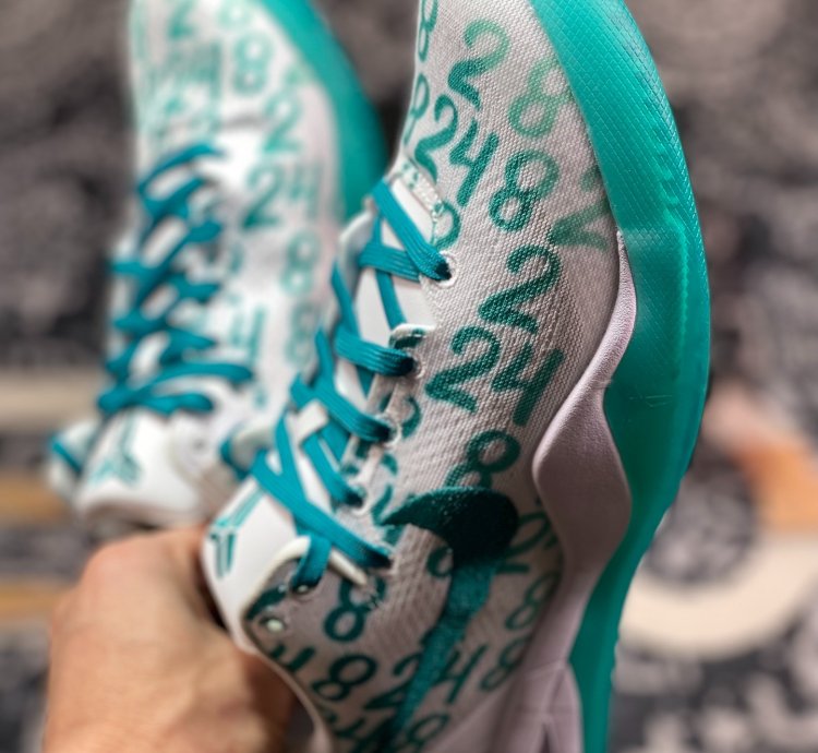 NK Kobe VIII 8 FQ3549-101