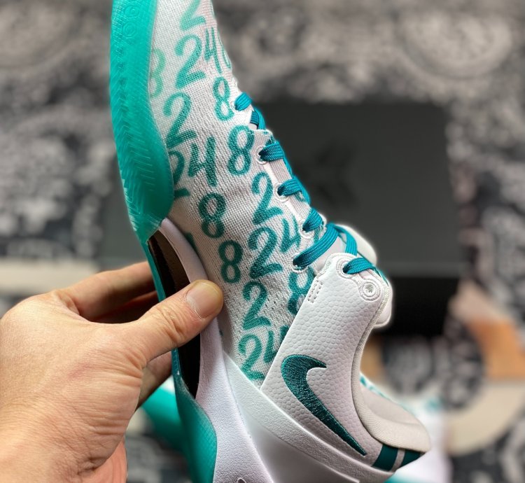 NK Kobe VIII 8 FQ3549-101