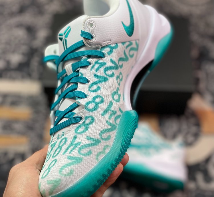 NK Kobe VIII 8 FQ3549-101