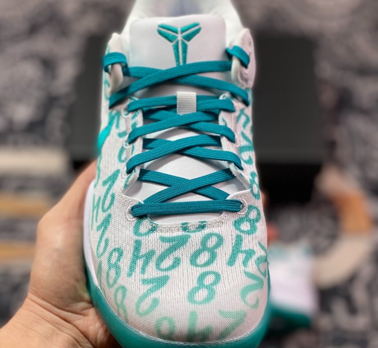 NK Kobe VIII 8 FQ3549-101