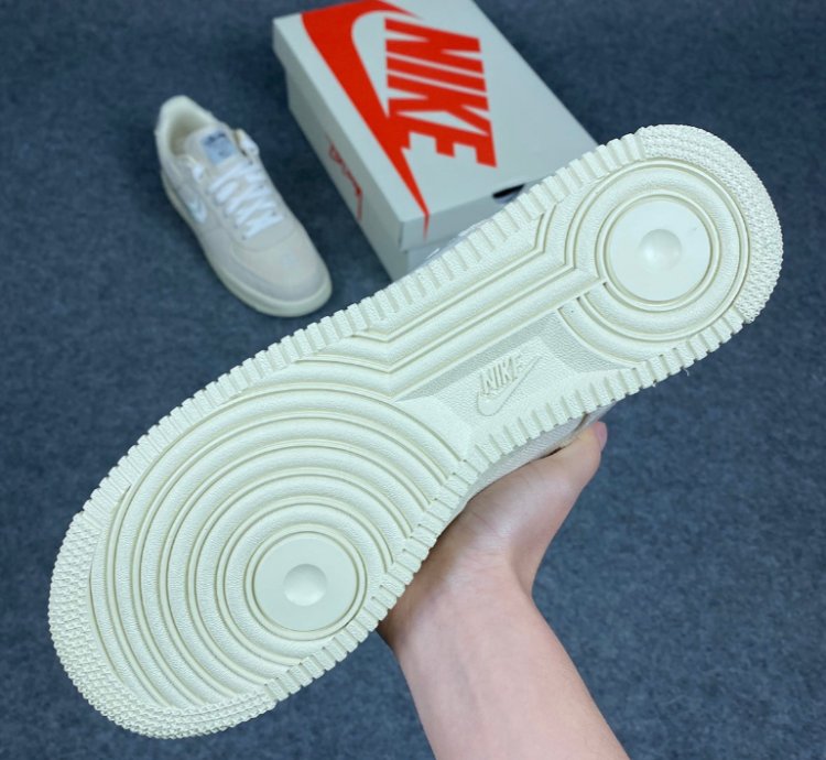 Nike Air Force 1 Low Stussy Fossil