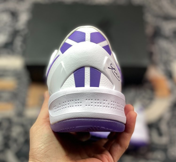 NK Kobe VIII 8 FQ3549-100