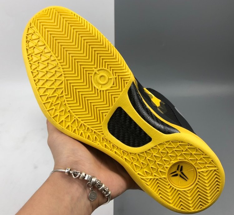 260 NK Kobe 8 System 555286-077