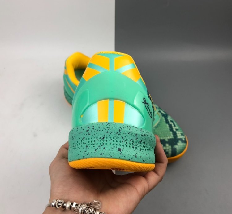 260 NK Kobe 8 System 555035-304
